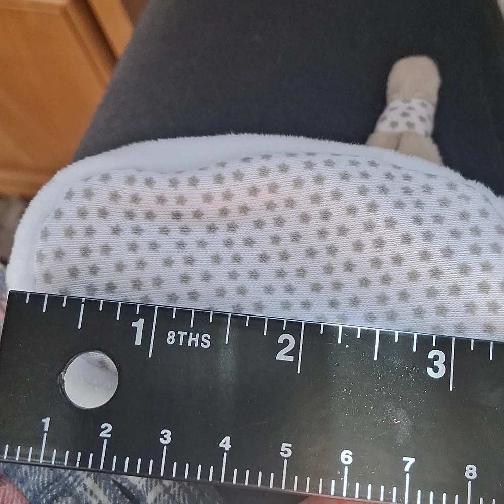 Doudou Et Compagnie Paris baby booties/slippers that rattle. Beige/white Bunny